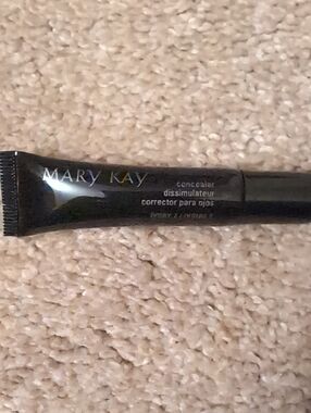 Mary Kay Black Mini Concealer Tube